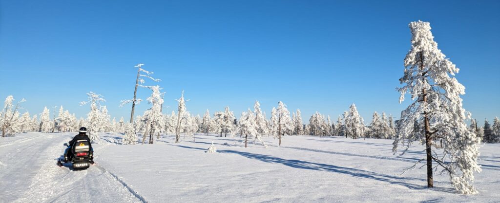 Nederhögen Vildmarkscenter - snöskoter